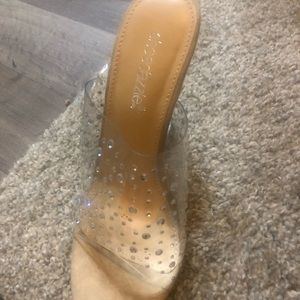 Shoe dazzle clear shor